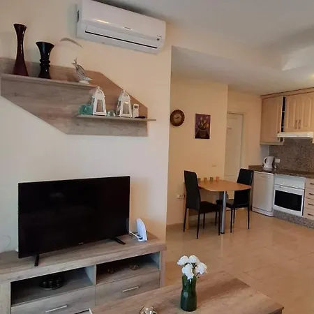 Friendly * San Miguel de Abona