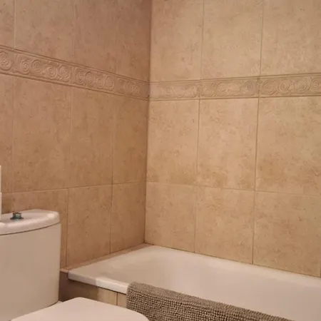 Friendly * San Miguel de Abona