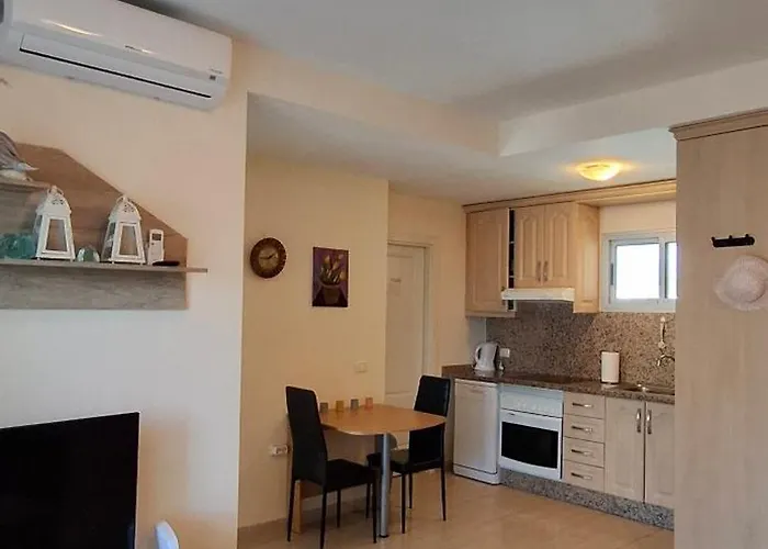 Friendly * San Miguel de Abona